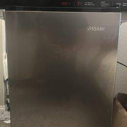 Vissani Mini Fridge