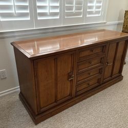 Dining room Sideboard/Credenza