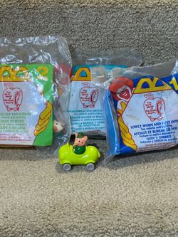 The Busy World of Richard Scarry Toy Vehicles & Buildings McDonald’s lot of 4