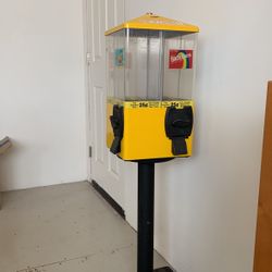 4 Space  Vending Machine 