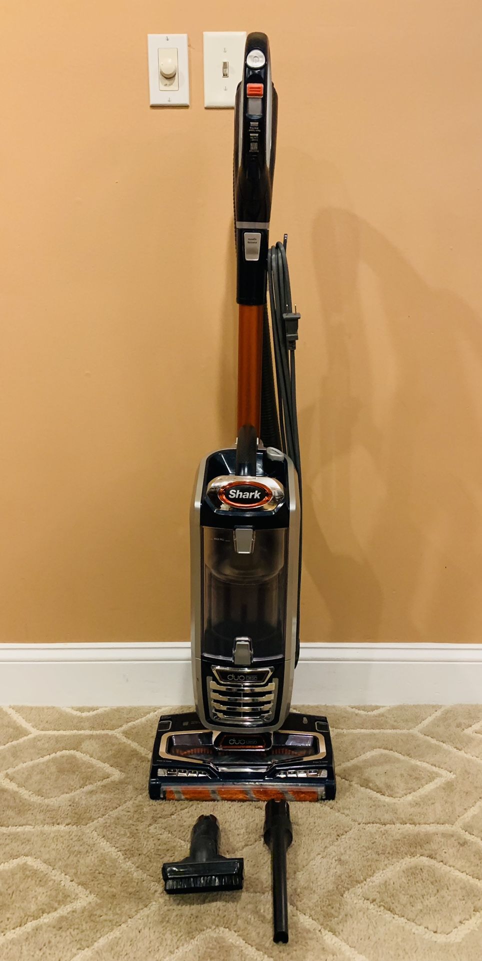 Shark Duo clean Vacuum Cleaner 