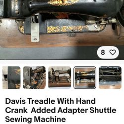 VINTAGE; Davis Sewing Machine