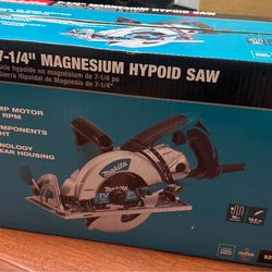 Makita 15 Amp 7-1/4 in. Corded Lightweight Magnesium Hypoid Circular Saw with built in fan and 24T Carbide blade