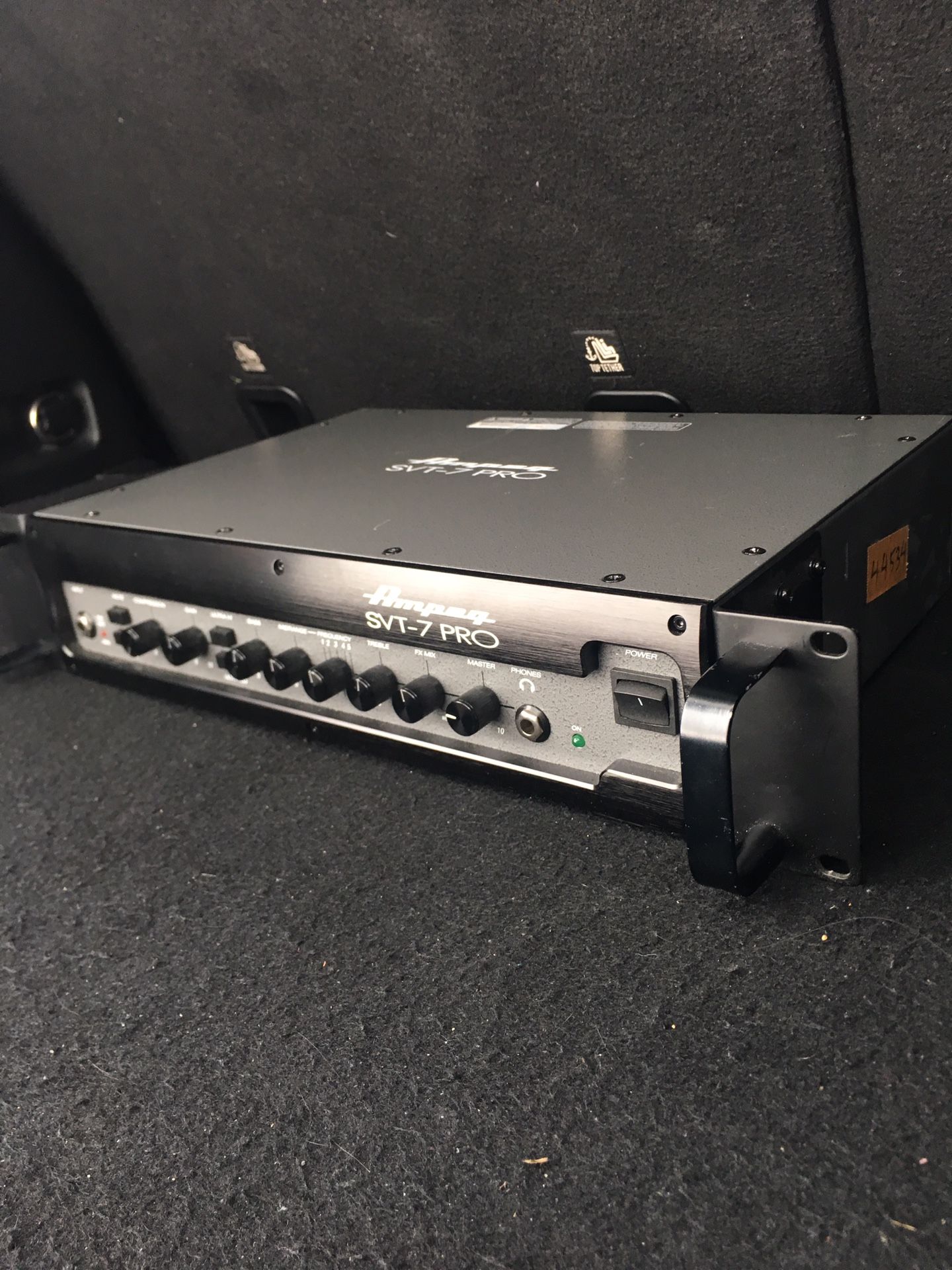 AMPEG SVT-7 PRO bass cab head amp