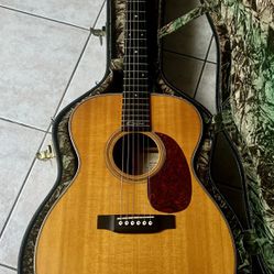 Martin Acoustic Guitar 000-28EC