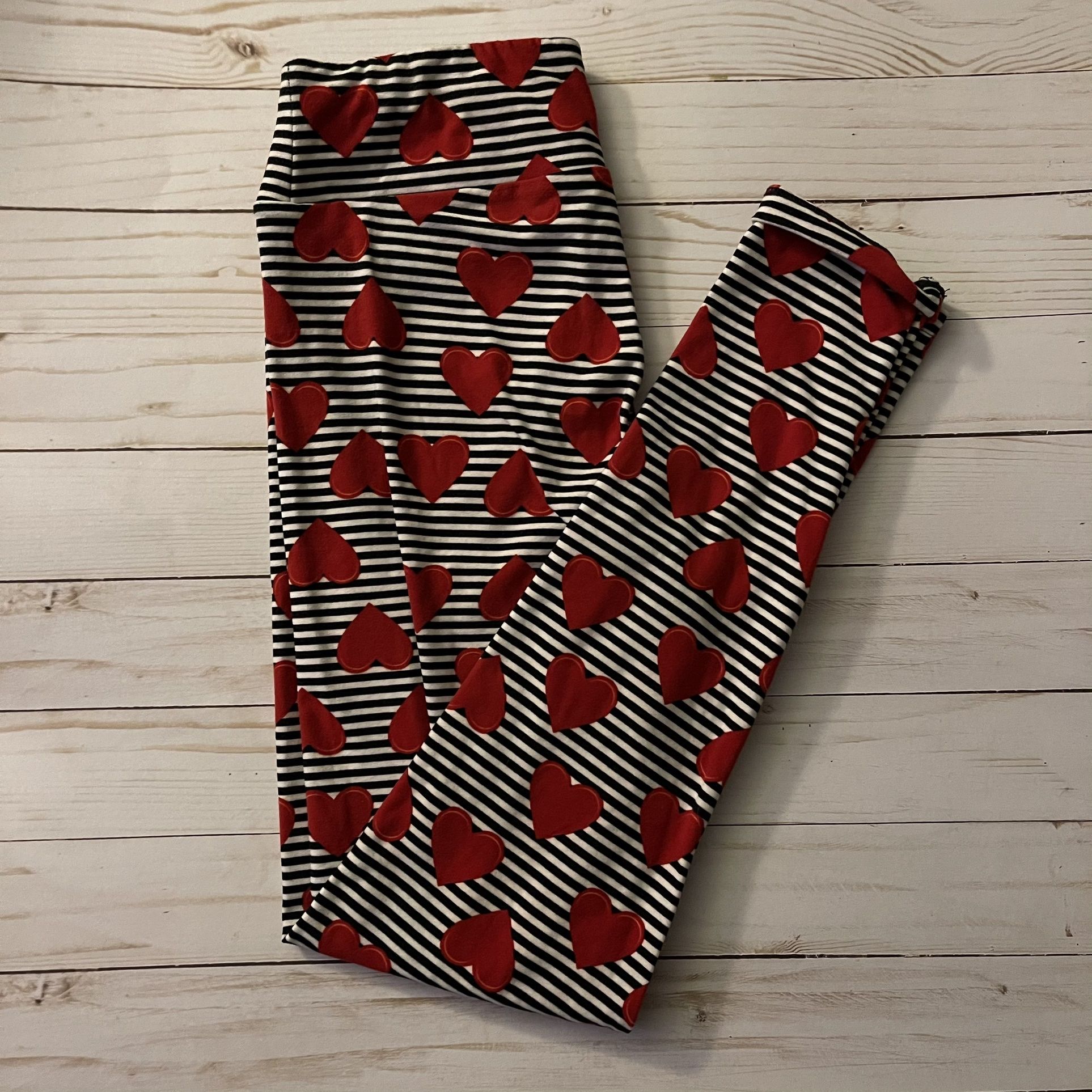 VALENTINE LULAROE LEGGINGS