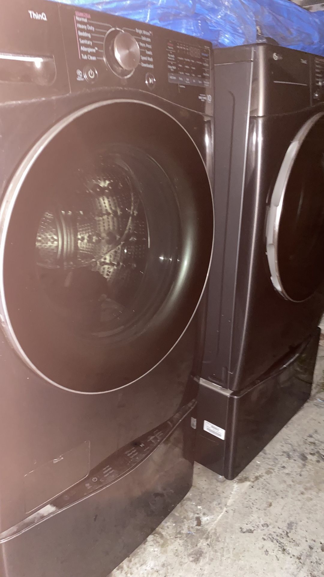 Samsung Washer With Additional Bottom Pedestal Washer & Dryer With Bottom Pedestal Storage (LIKE NEW)