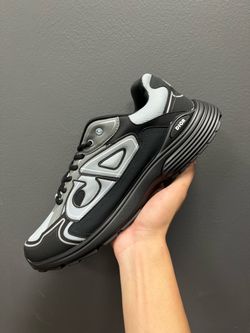 Dior B30’s