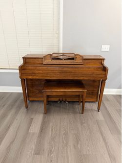 Antique Hallet, Davis & Co. Piano