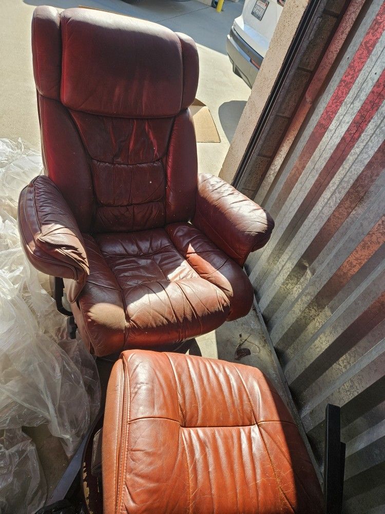 Chair With Ottoman  (FREE)