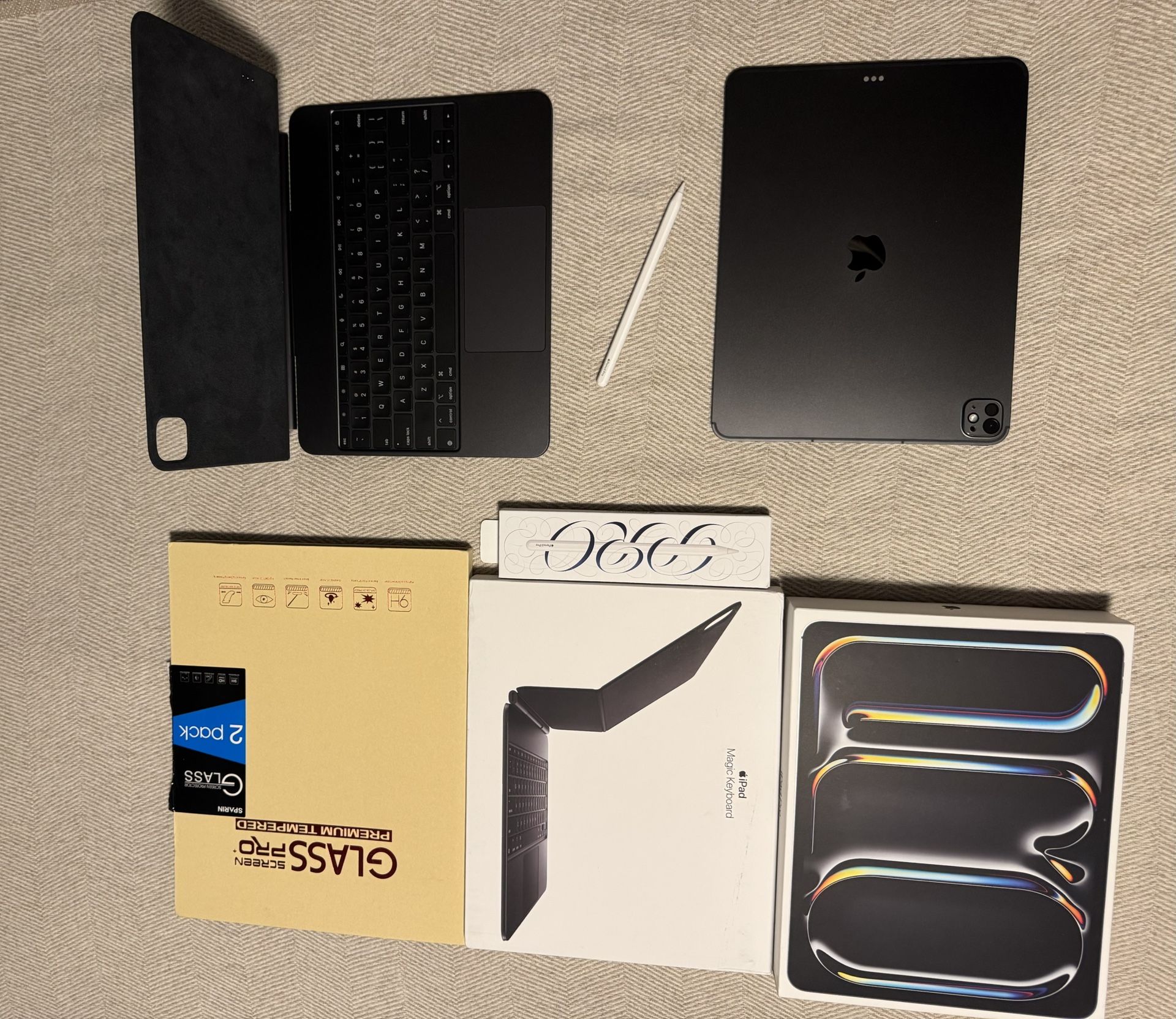 iPad Pro 13 M4 Cellular LTE 256 GB Magic Keyboard And Apple Pencil