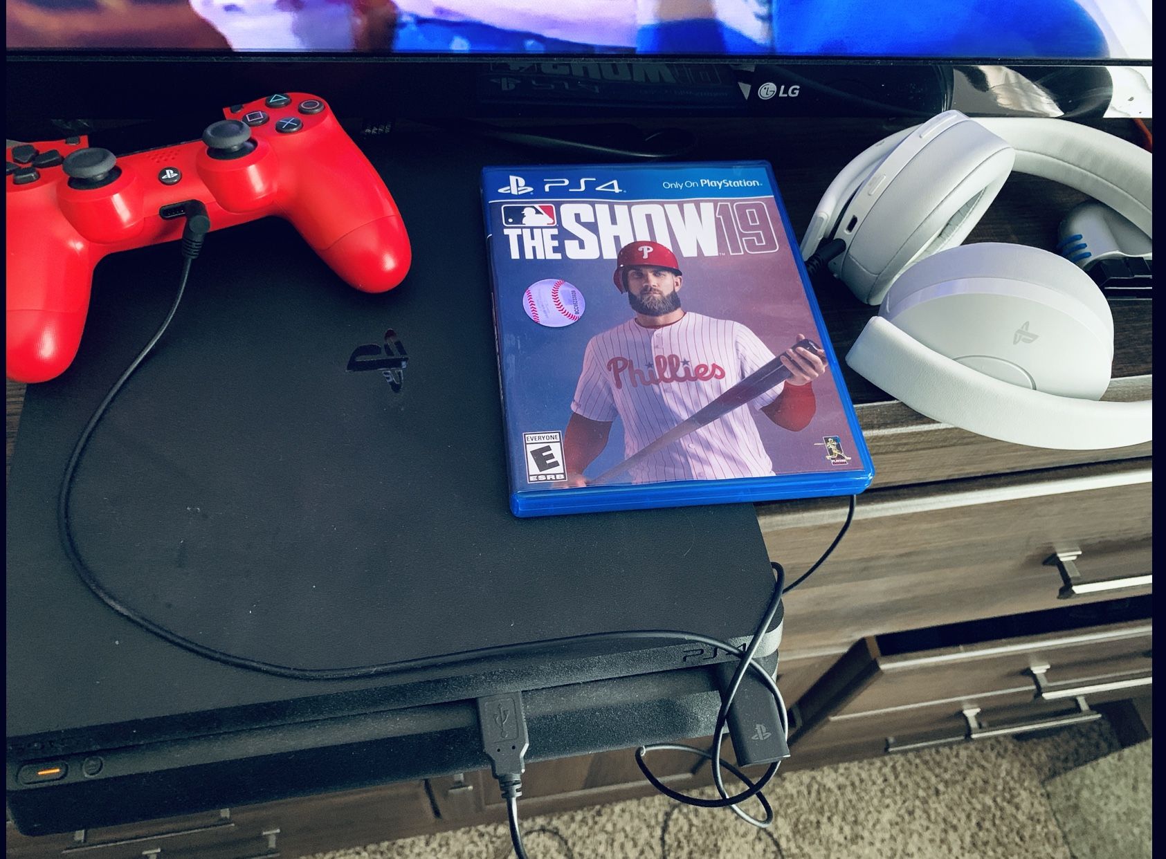 Ps4 slim with ps4 pro headset all cables and the show 19!