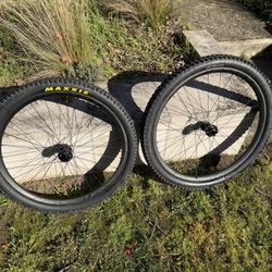 Roval Traverse SL Wheel set 