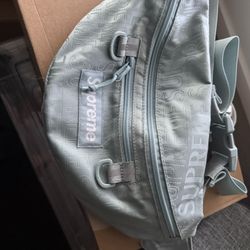 Supreme Sling Bag 