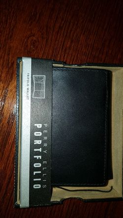 Perry Ellis wallet