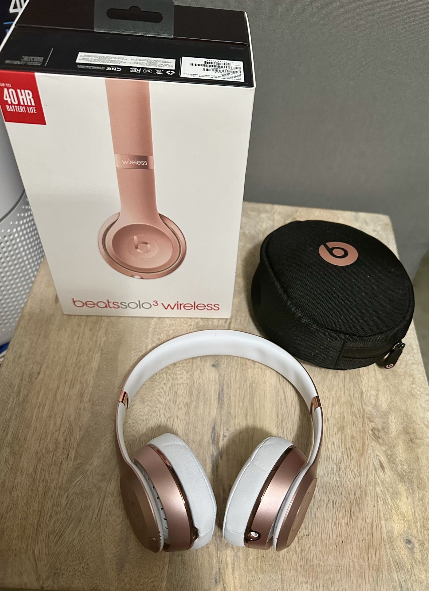Beats Solo3 - Wireless Bluetooth On-Ear Headphones Rose Gold - with original box