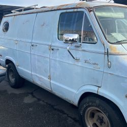 1975 Dodge Van  TRADESMAN  $3500