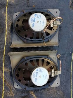 87-93 Ford Mustang GT LX Rear Grey Speaker with Grills