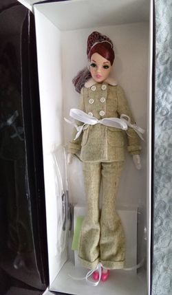 IT JASON WU DYNAMITE GIRLS CHILL FACTOR ELTIN FASHION DOLL