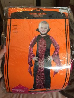 Girl Gothic Vampira costume