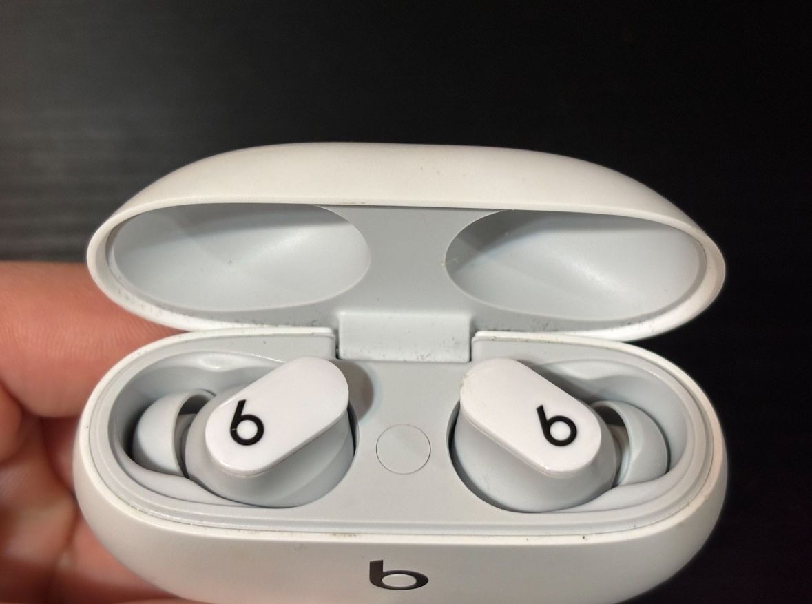 Beats Studio Buds