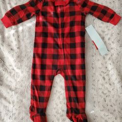 Brand new with tags!! Eddie Bauer unisex onsies. I have sizes 3m-18m 