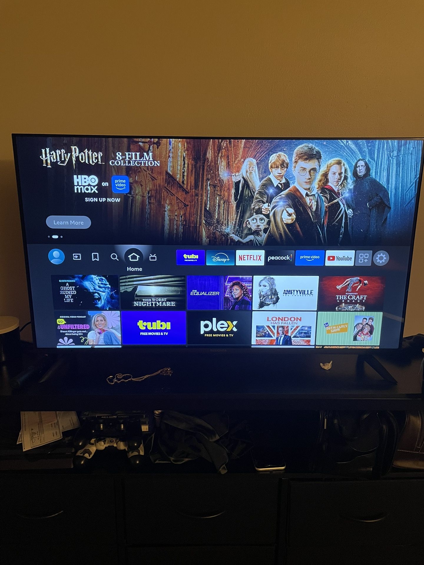 40 Inch Insignia TV W/remote