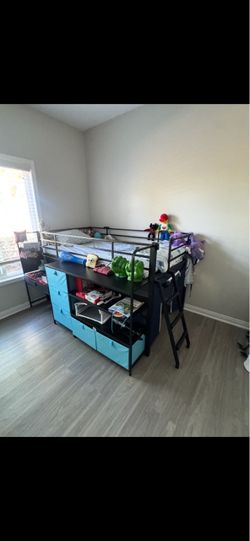 Kids loft bed