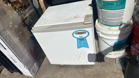 Mini fridge