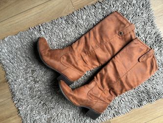 Women’s Suede Boots