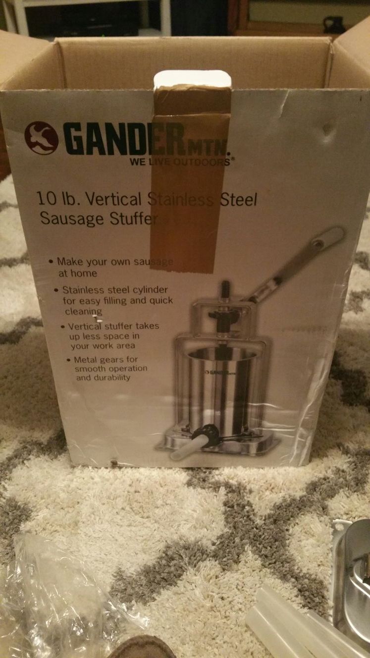 Gander Mountain 10 lb vertical sausage stuffer
