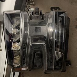 2019-2022 Chevy Silverado 1500 RH Headlight 