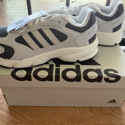 Adidas woman shoe size 7