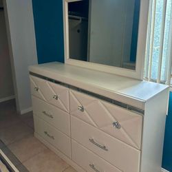 Bedroom Set / 3 piece