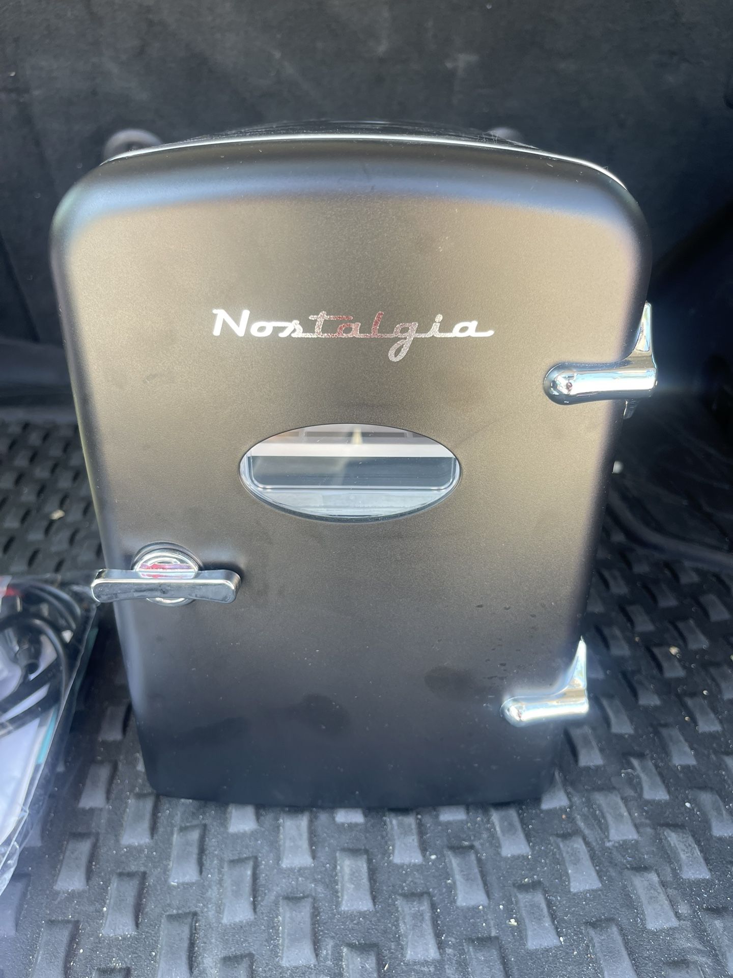 Nostalgia Mini Soda Fridge