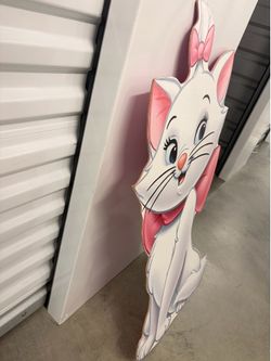 marie the cat wooden stand