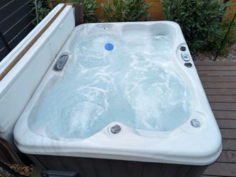 Hot Tub/Spa For Sale-Excellent Condition -Priced to Sell Fast $3,600