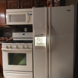 $850 Whirlpool 4pc Kitchen set In Great Condition 