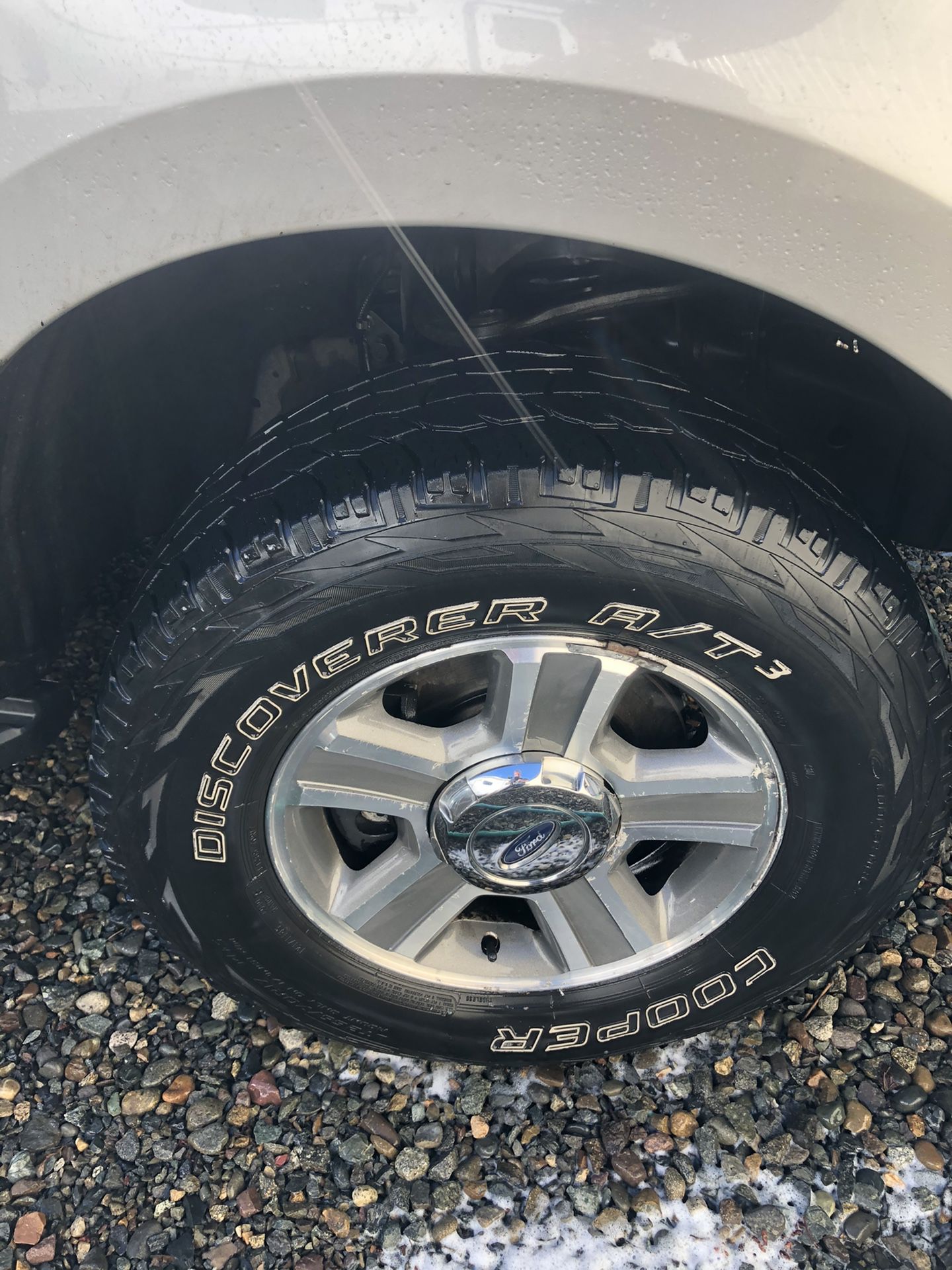 2006 Ford F-150 stock rims and tires