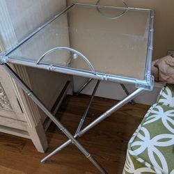 Medal Mirrored End / Side Table
