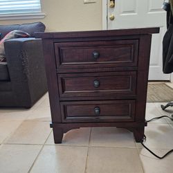 Two Dressers, Mirror & 2 Nightstands