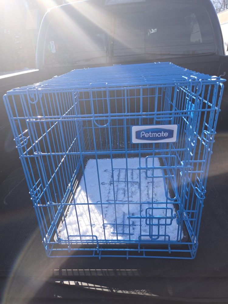 Small dog crate.. Brand new..