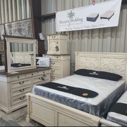 Whitewashed Queen Bedroom Set Of 7 By Ashley 🤩 Brand New 💥 Delivery Available ‼️ Financing Options👍