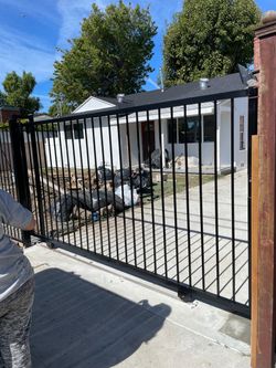 Rolling gate