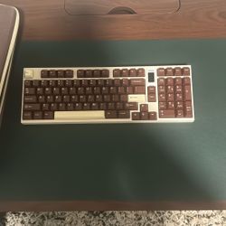 Custom Mechanical Keyboard + Case – $160 (92154)