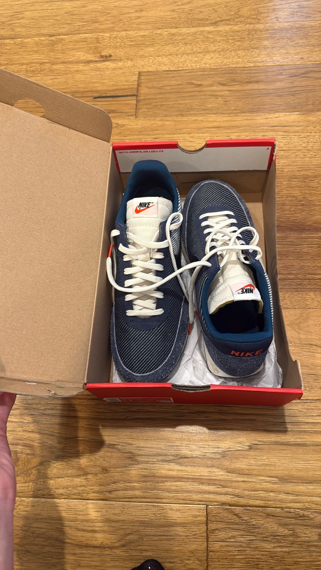 New Mens Nike shoes Size 11