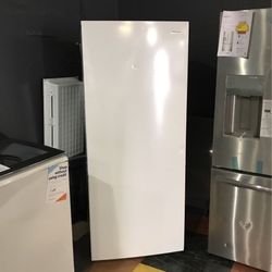 Frigidaire White Standing Freezer 13" Cu Ft