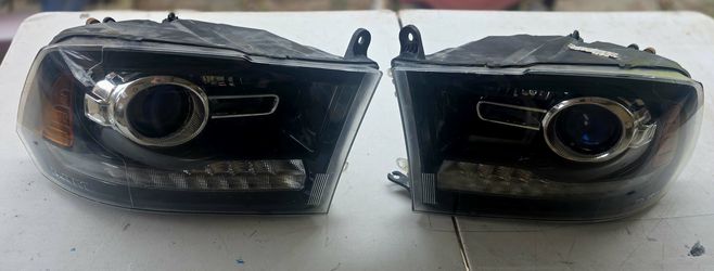 Ram 1500 /2500 headlights OEM