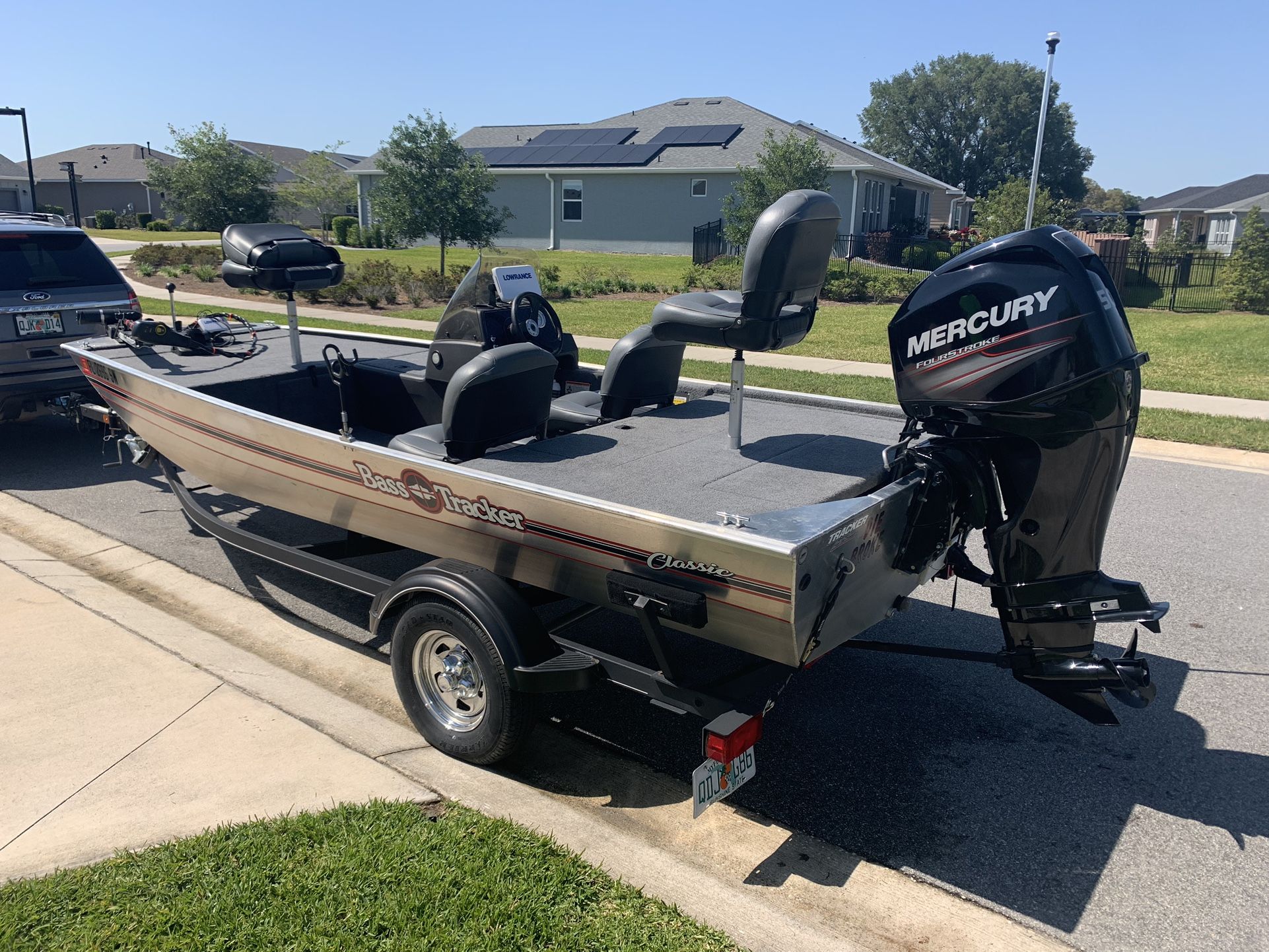 2019 Bass tracker Pristine