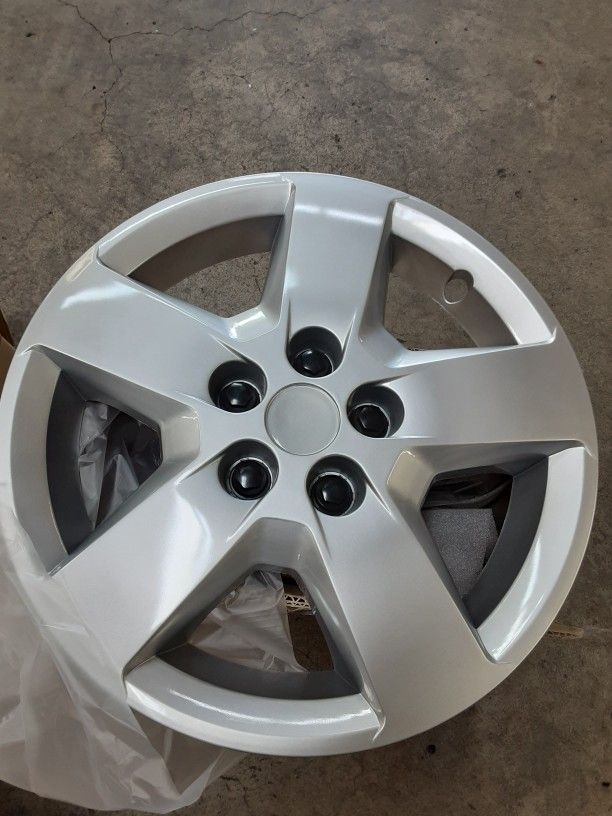 HHR/ MALIBU WHEEL COVERS CHROME Full Set